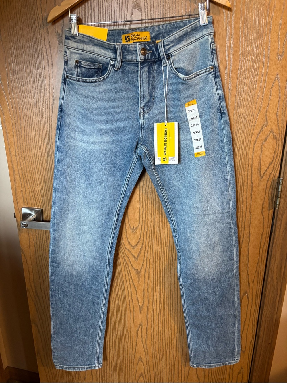 Men's Straight Jeans in Light Blue Wash